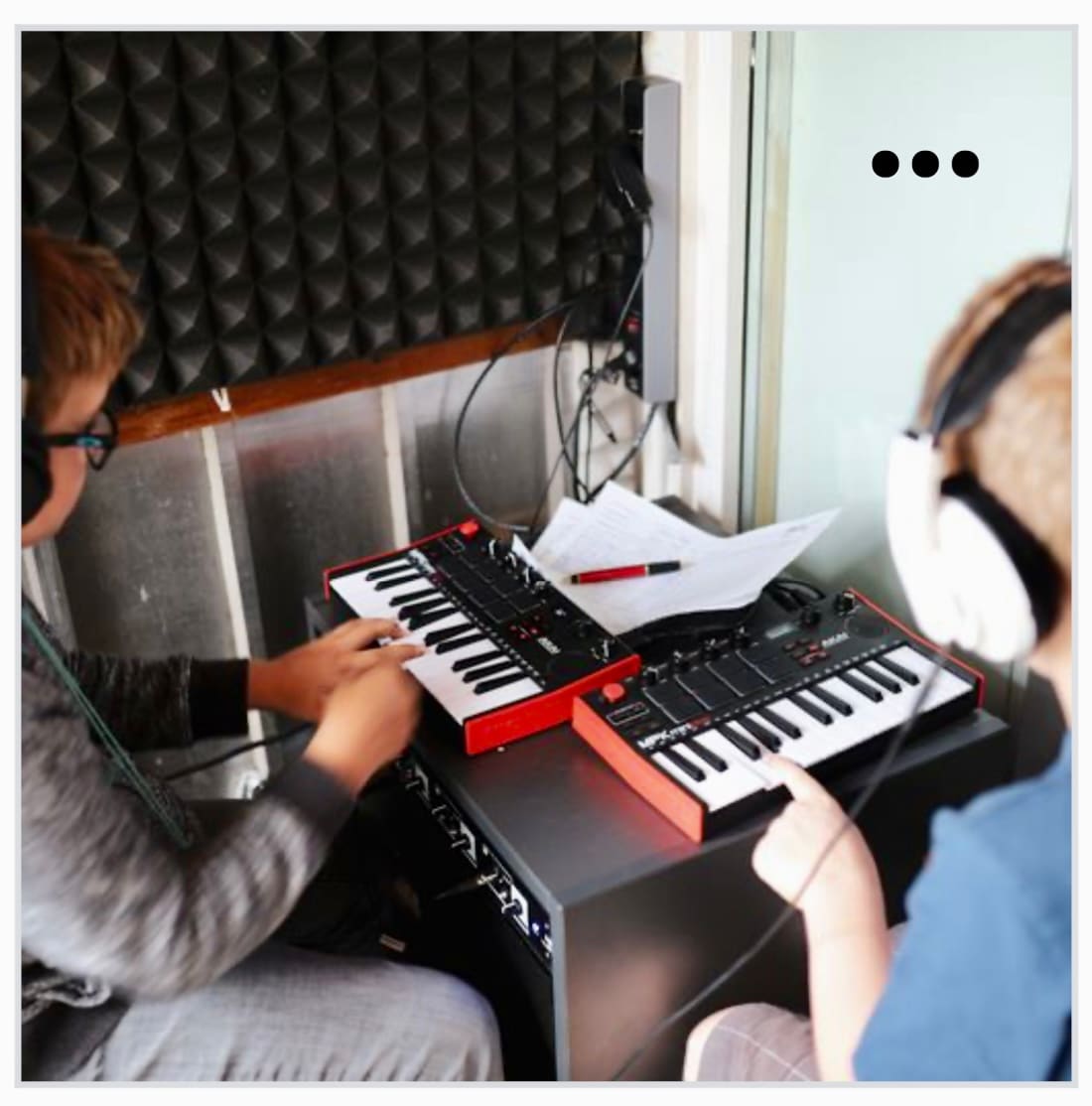 Galeriebild für Bandworkshop - Werde Teil deiner eigenen Band – mit dem Rockmobil!