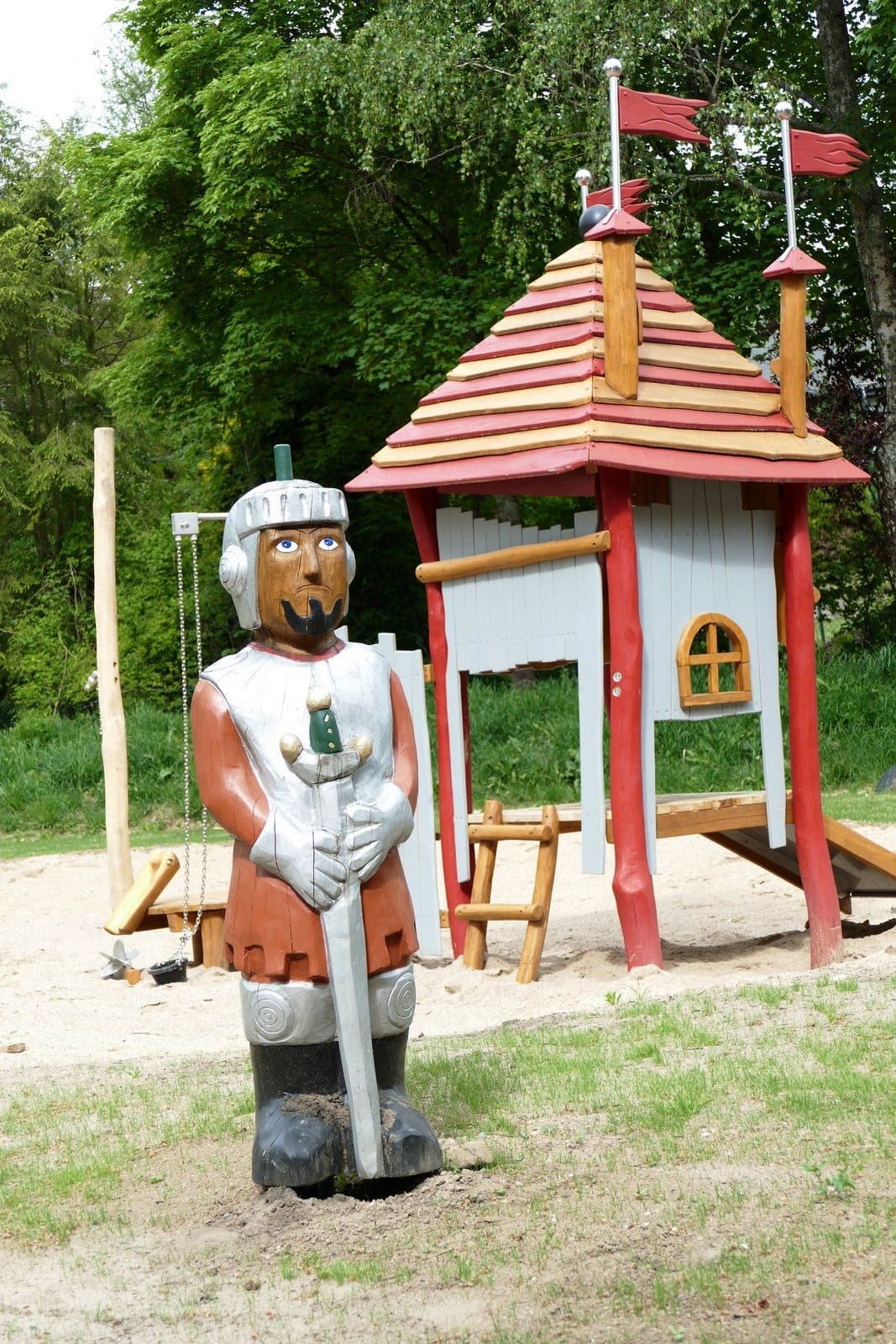 Galeriebild für Spielplatz mit Inklusionsschaukel