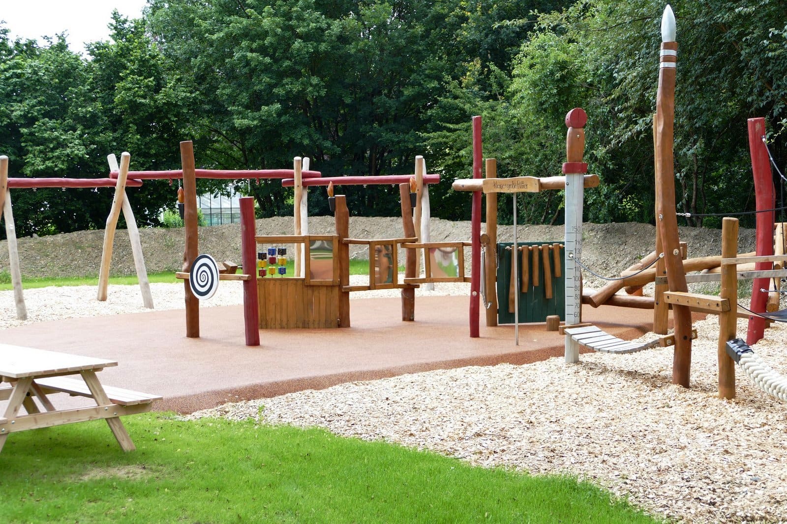 Galeriebild für Spielplatz mit Inklusionsschaukel