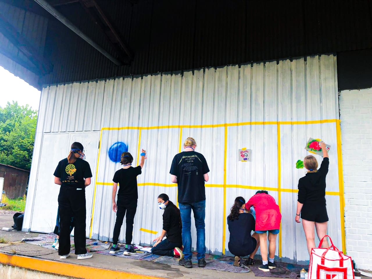 Titelbild für Pen and Paper - Kreativ an der "Wall Against Racism"