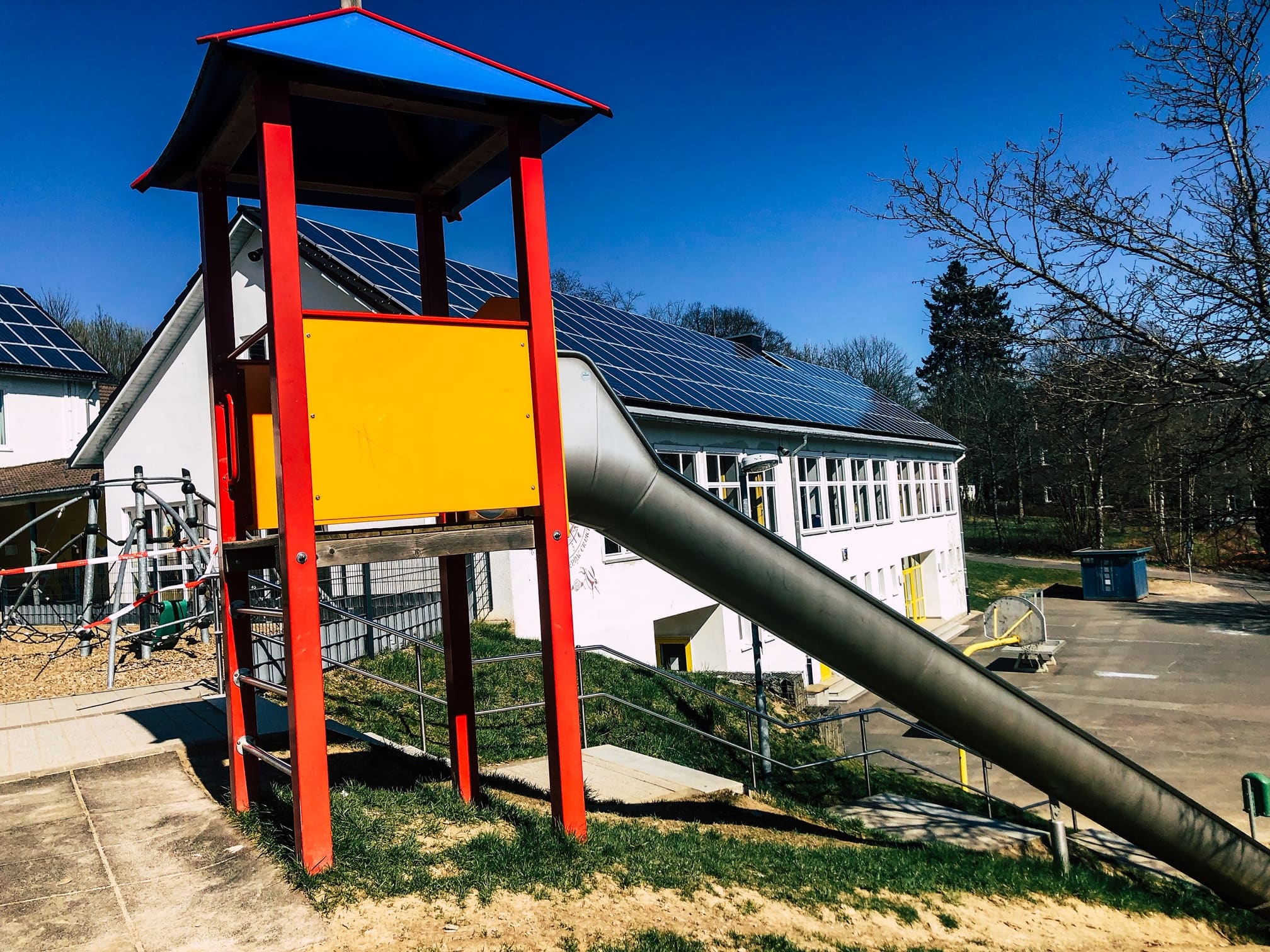 Galeriebild für Spielplatz Grundschule